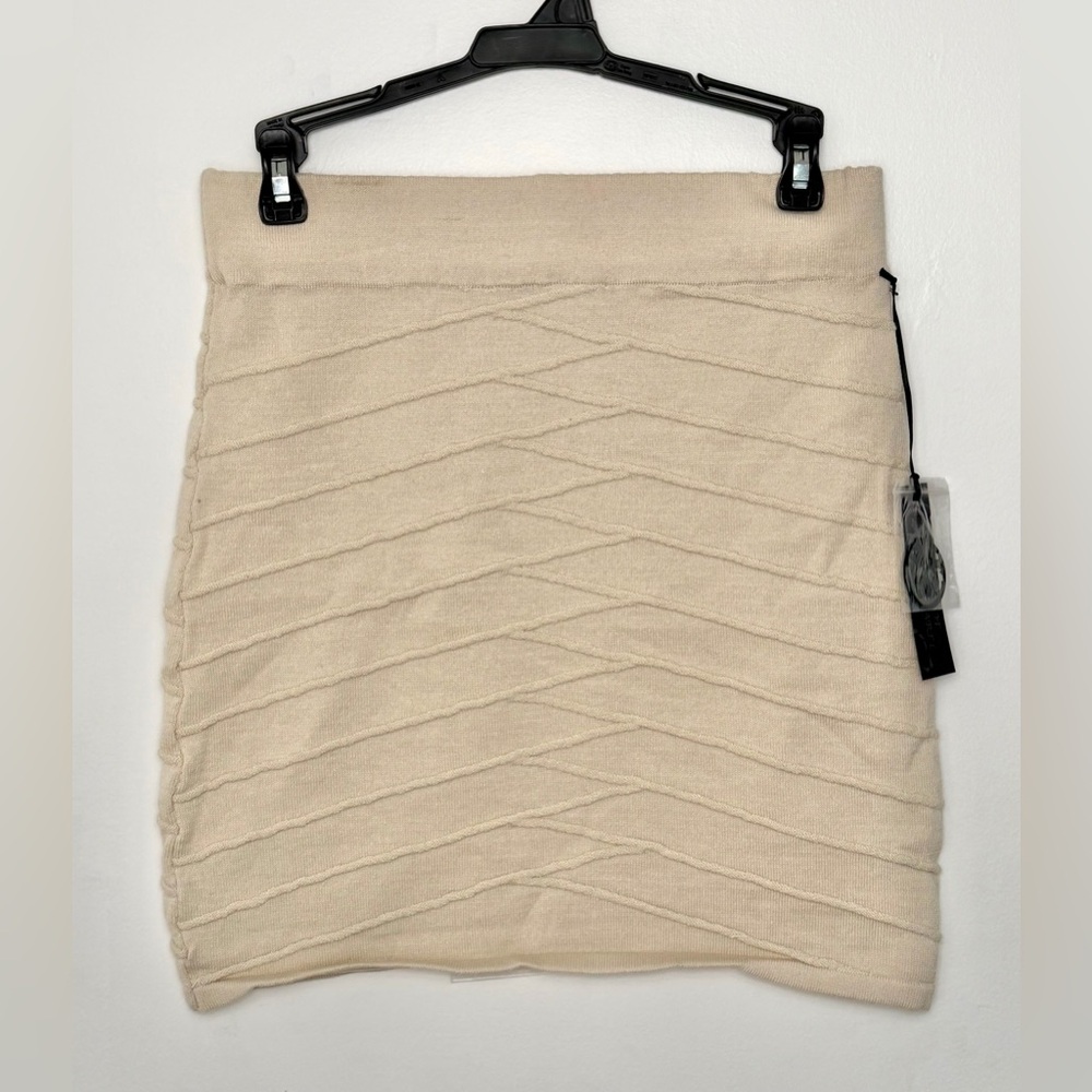 Poof NY elegant cream knit skirt